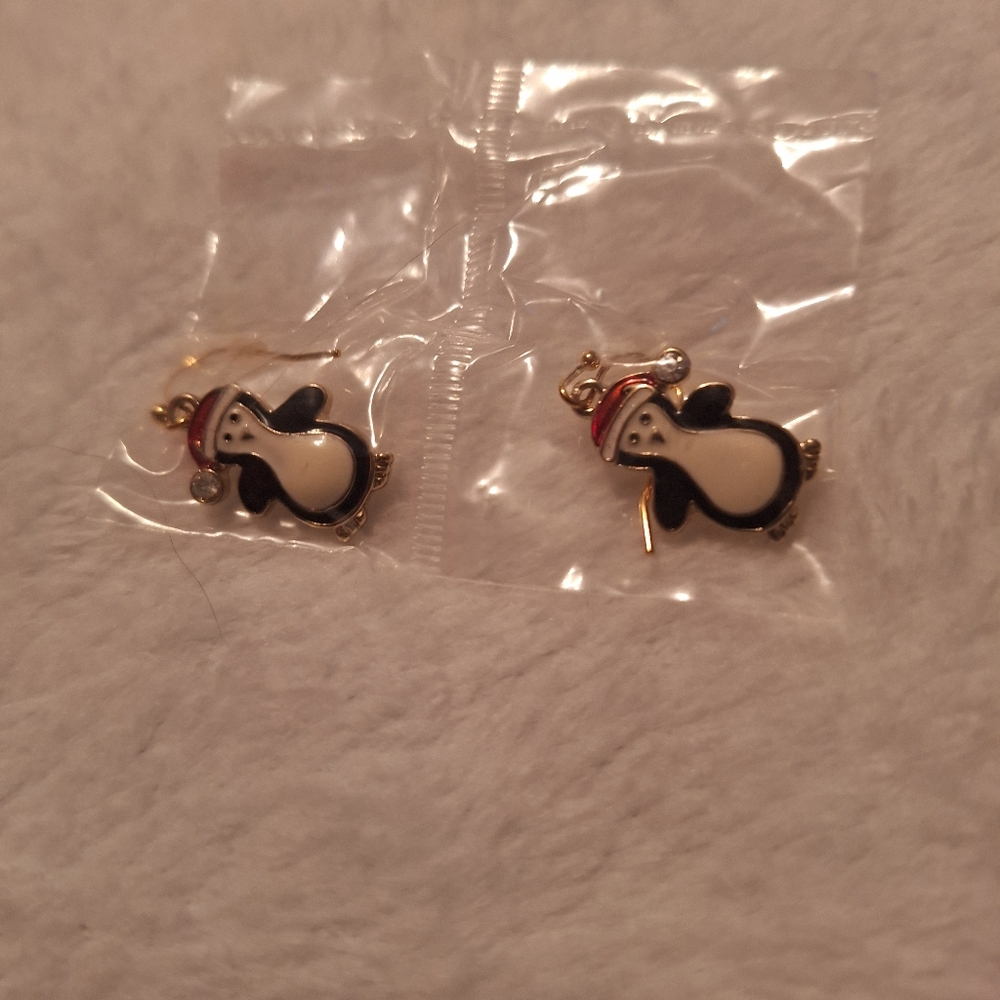 Avon Festive Penguin Earrings Vintage Sealed NWOT marked